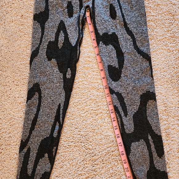 Novah Sport Gray and Black Activewear Set Size Small - Picture 8 of 8